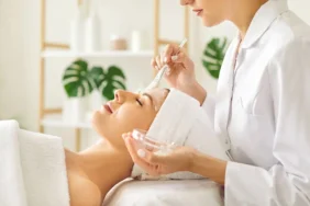 Guzellik-merkezinde-gizli-kamera-skandali-Saglik-Bakanligi-o-merkezi-kapatti-featured
