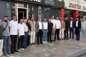 AK-Parti-Il-Baskani-Subasioglu-Istiklal-Caddesinde-esnaflari-dinledi-featured