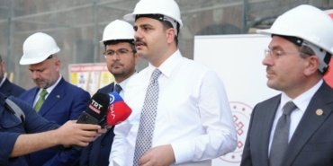 AK-Parti039li-Inan039dan-Ozgur-Ozel039e-Tarihi-Un-Fabrikasi-cagrisi-Izmirli-genclerden-ozur-dilerler-featured