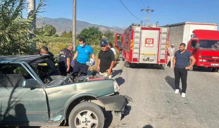 Aydın’da kaza: Otomobil ile kamyon çarpıştı