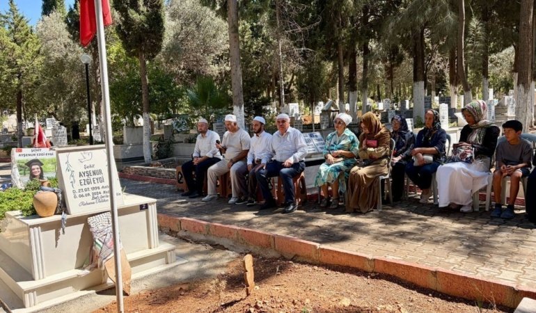 Ayşenur Ezgi Eygi mezarı başında anıldı