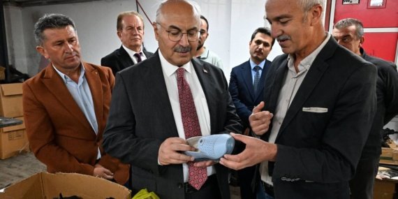 Baskan-Aksoy-Soz-degil-proje-uretiyoruz-featured