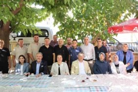 Baskan-Subasioglu-AK-Partiye-katilan-15-kisiye-rozet-takti-featured