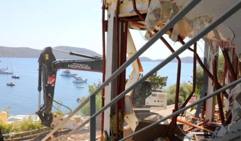 Bodrum’da Kaçağa Yıkım!