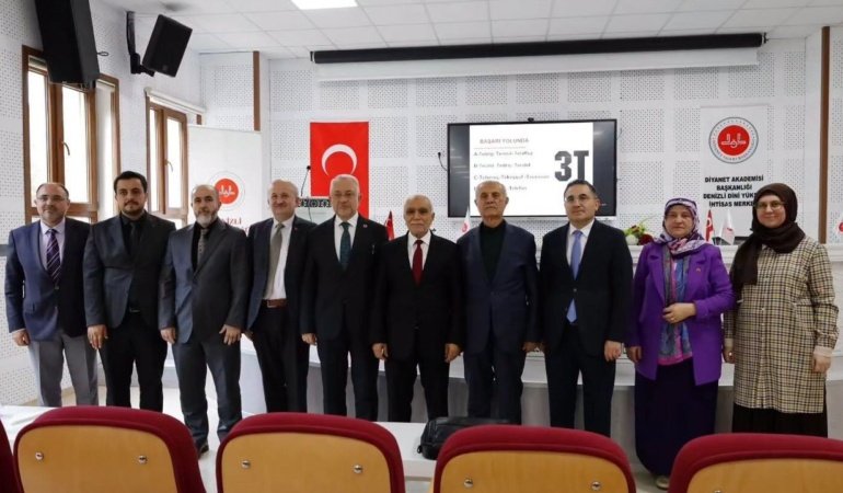 Denizli’de ‘İdeal Din Görevlisi Nasıl Olmalı’ konferansı düzenlendi