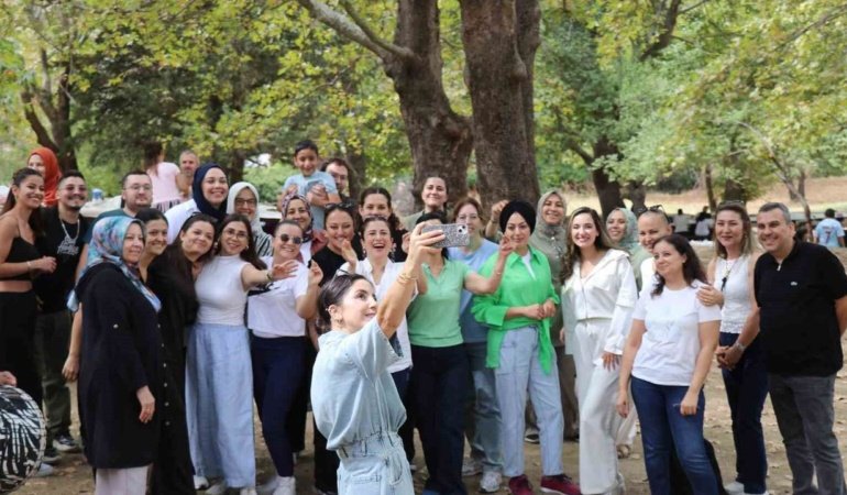 Egekent-Hastanesi-calisanlari-yilin-yorgunlugunu-atti-featured