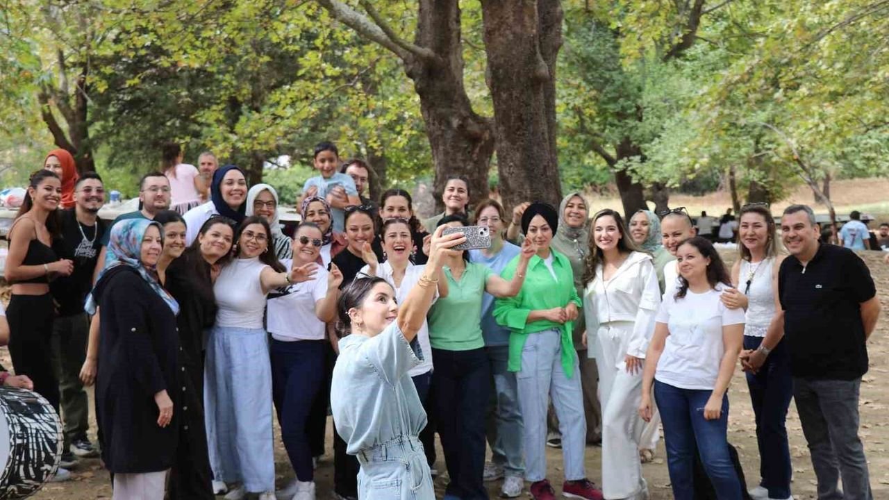 Egekent-Hastanesi-calisanlari-yilin-yorgunlugunu-atti-featured