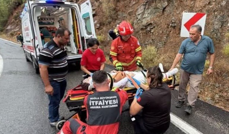 Göcek’te yağıştan kayan araç uçuruma yuvarlandı!