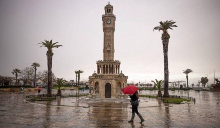 İzmir için sağanak uyarısı: Sıcaklıklar düşecek, gök gürültülü yağış geliyor