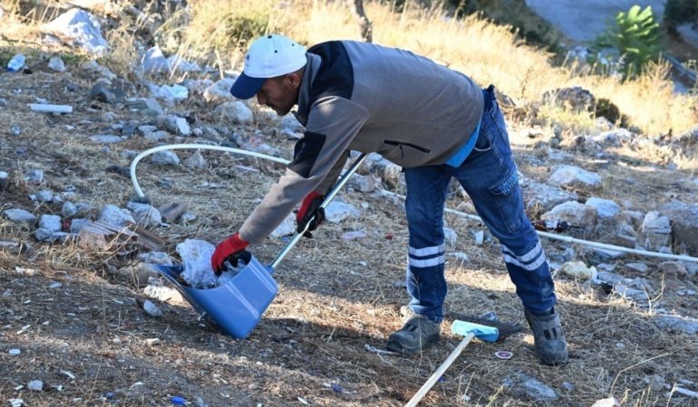 Manisa'da tarihi ve doğal güzergahta kapsamlı temizlik
