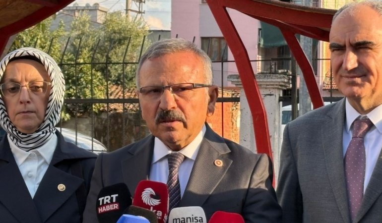 Manisa'daki lise saldırısı sonrası uyarı: Çocuklarınızın eşyalarında hitler ve gamalı haç arayın