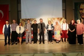Tavasta-tiyatro-gecesine-yogun-ilgi-featured