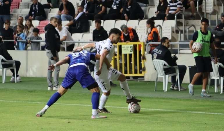 Alsancak'ta ilk yarı sessiz geçti: Altay 0-0 Alanya 1221 Spor