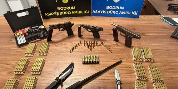 Bodrumda-ruhsatsiz-silahlar-ele-gecirildi-Iki-kisi-tutuklandi-featured