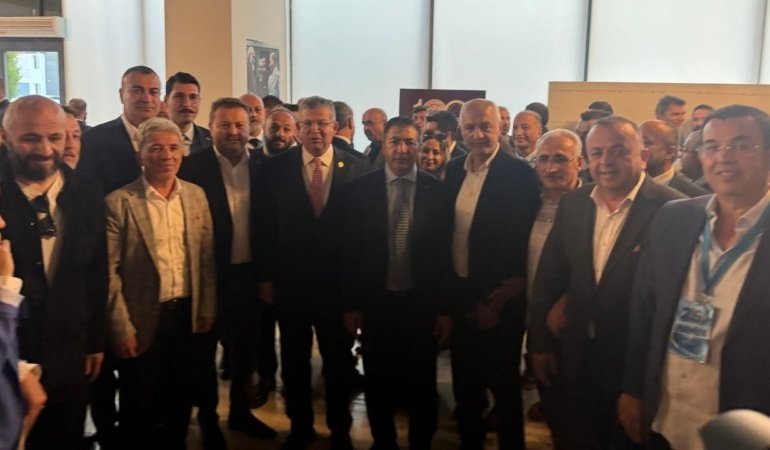 Denizli Ticaret Odası seçimlerinde güven tazeleyen Uğur Erdoğan yeniden başkan