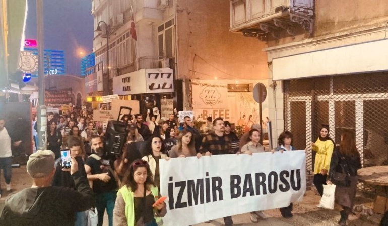 İzmir Barosu sokakta: Yeni yasa istiyoruz!