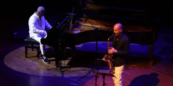 Muglada-Caz-Aksami-Kerem-Gorsev-Quartet-Sahne-Aldi-featured