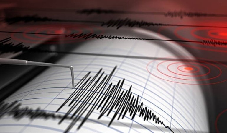 Osmaniye’de 5,2 büyüklüğünde deprem: Çevre iller de sokaklara döküldü