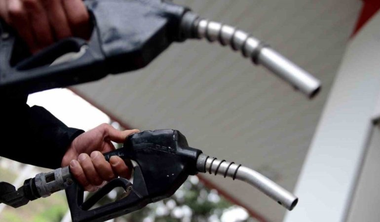 Resmi Gazete'de yayımlandı: Benzine zam geldi!