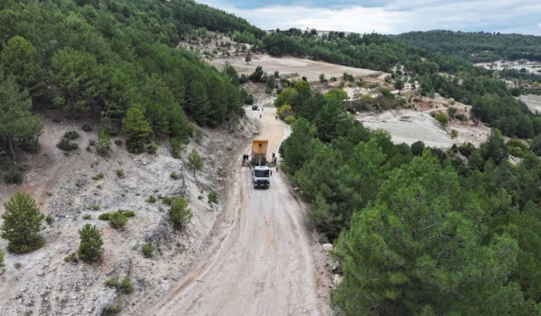 Yılların ihmali sona erdi: Gözler ve Akdere yolu asfaltlanıyor
